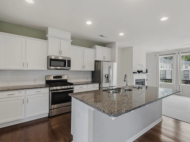 1502 Sharon Rd W — Photo 14