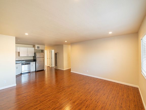 4th image of 530 24th St APT 201