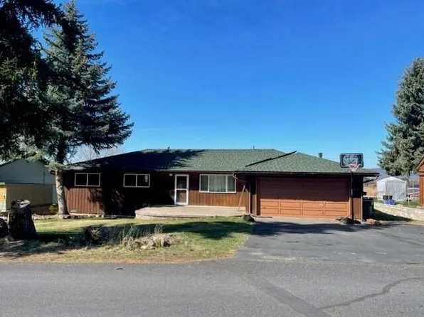 1448 Tamera Dr, Klamath Falls, OR 97603