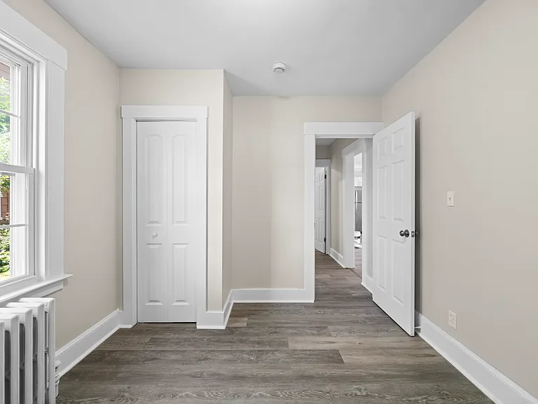 70 Lambert St — Photo 10