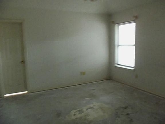 4th image of 3712 Clear Brook Cir