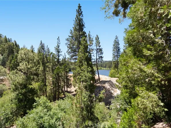 801 Brentwood Dr, Lake Arrowhead, CA 92352