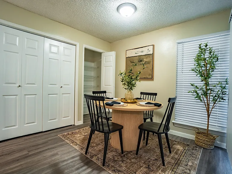 Oak Bend Apartments — Photo 28