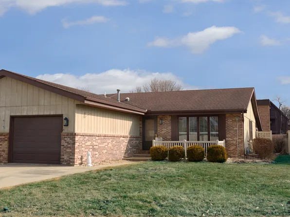 1112 Briarcrest Dr, Ottawa, IL 61350