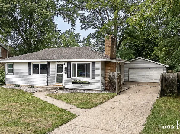 1305 44th St SW, Wyoming, MI 49509