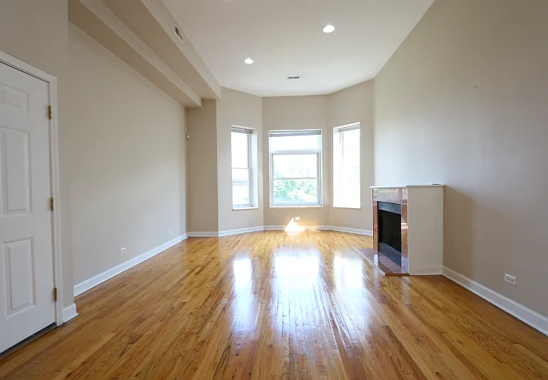 3144 S Prairie Ave #3S — Photo 3