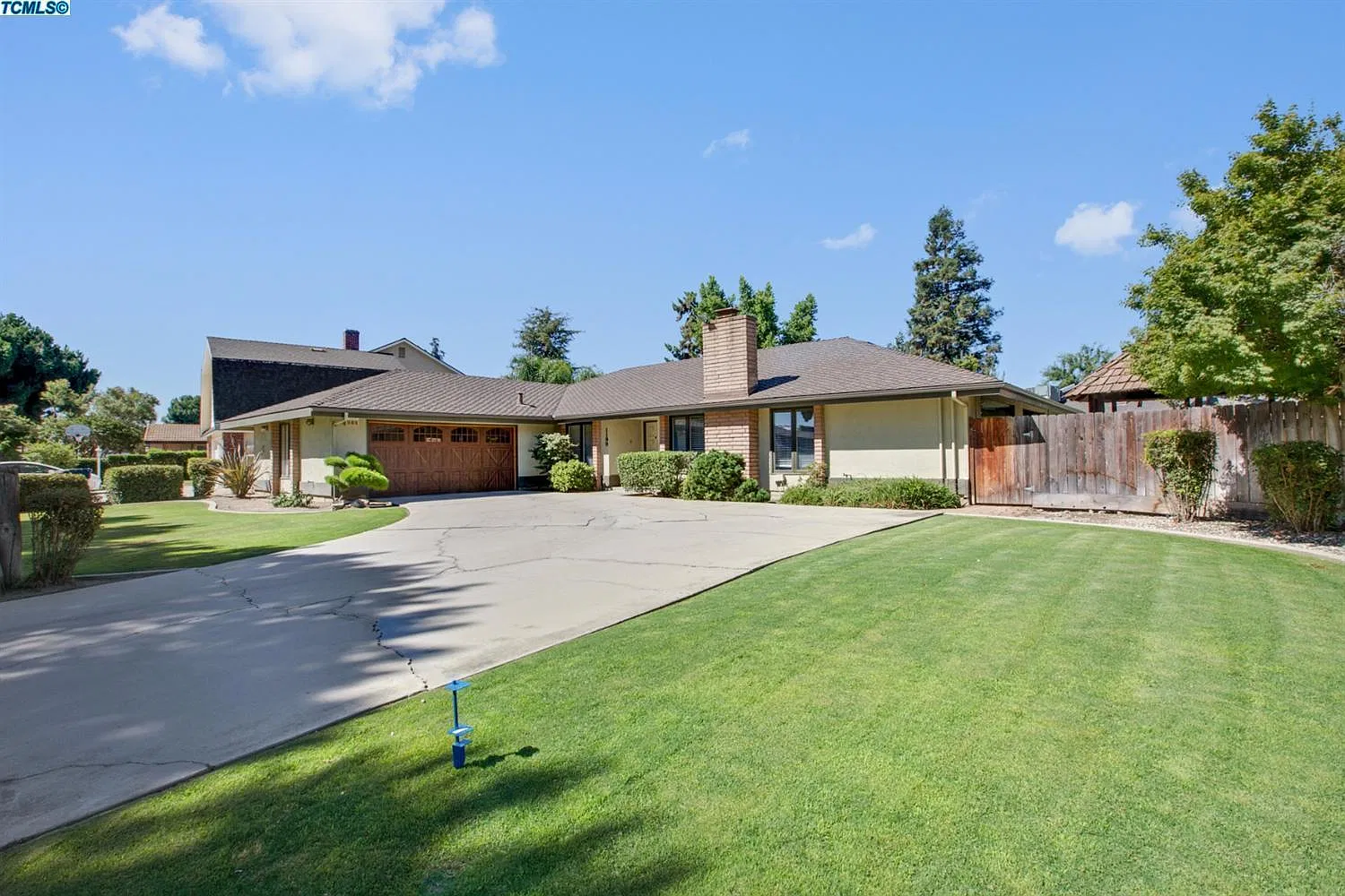 1199 N. Gem St. 3 Bedroom 2 Bath - Tulare — Photo 2
