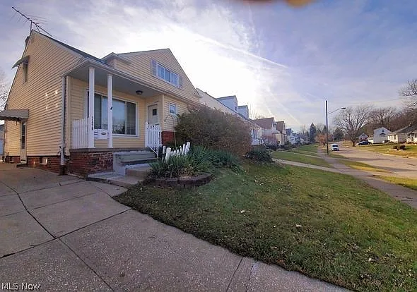 11218 Mountview Ave photo 1