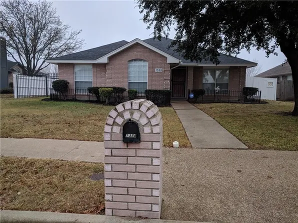 1358 Meadow Creek Dr, Lancaster, TX 75146