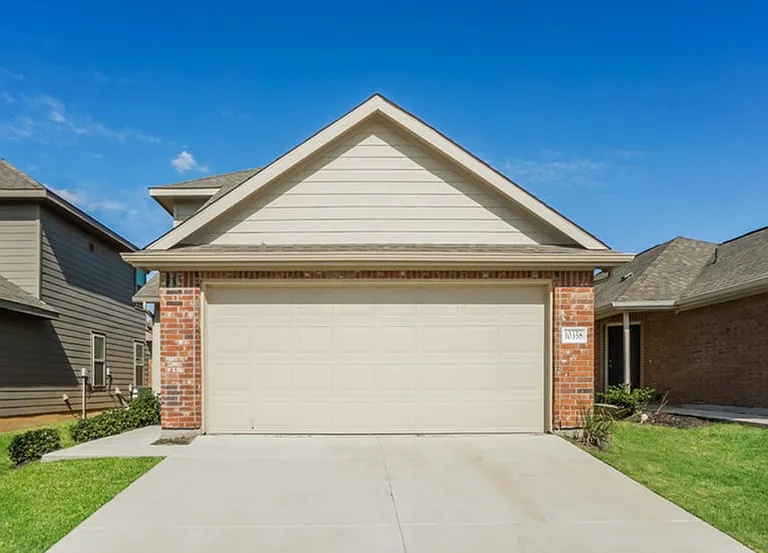 10358 Clearwater Way — Photo 1