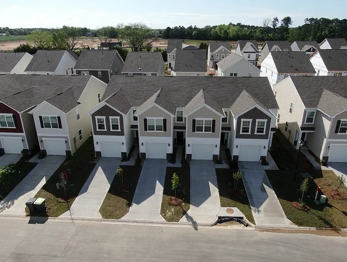 Building Photo - 559 Marcus Way