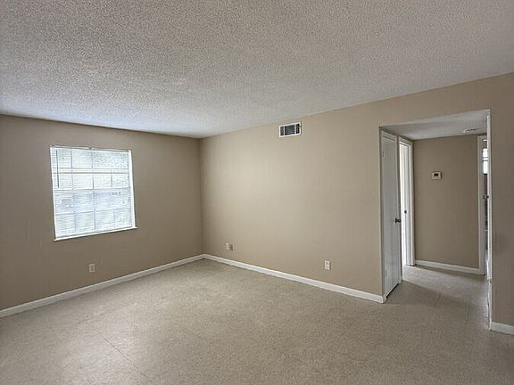 4th image of 102 Woodhouse Ln #A