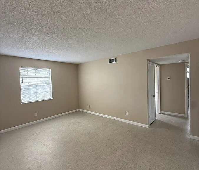 102 Woodhouse Ln #A — Photo 4