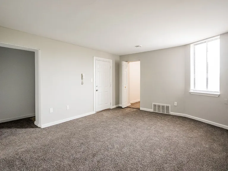 Kirkwood Apartments — Photo 11