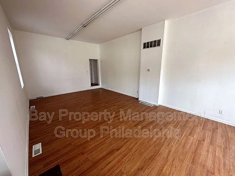 341 W Girard Ave #COMMERCIAL — Photo 6