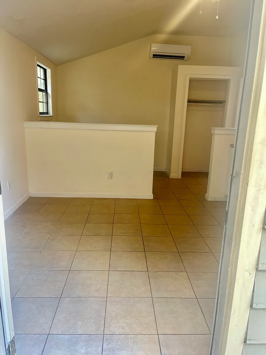 Building Photo - 3856 Eloise St #1A