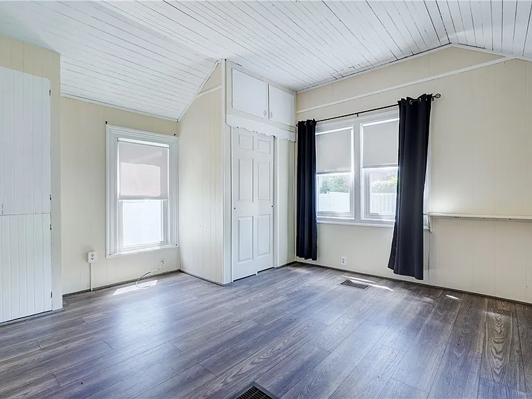 14 Vick Park #A — Photo 28