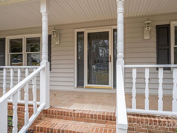 3rd image of 640 Deerfield Dr