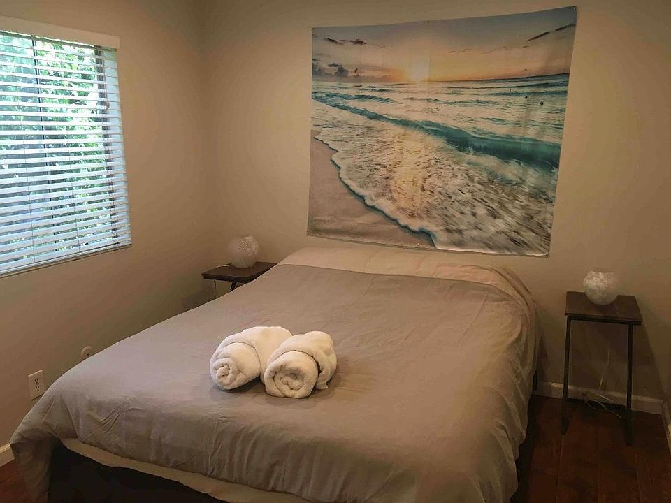 2nd image of 607 1/2 Larkspur Ave