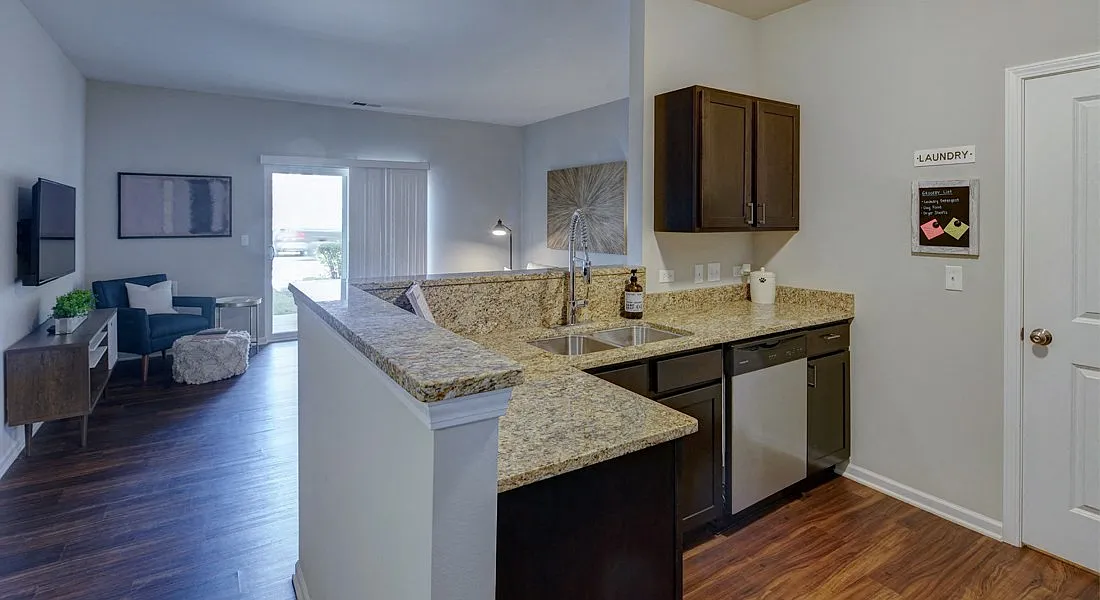Algonquin Square Apartment Homes — Photo 4