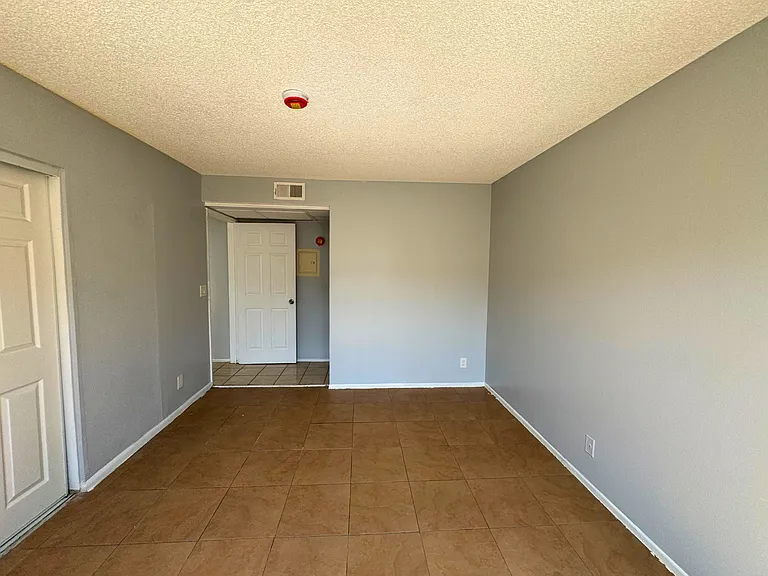 14810 Parthenia St #210 — Photo 5