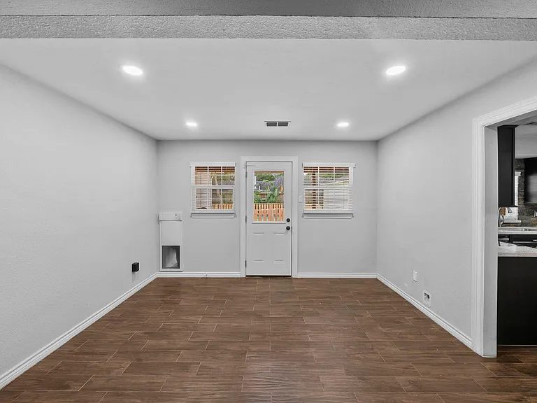 10519 Fawnview Dr — Photo 15