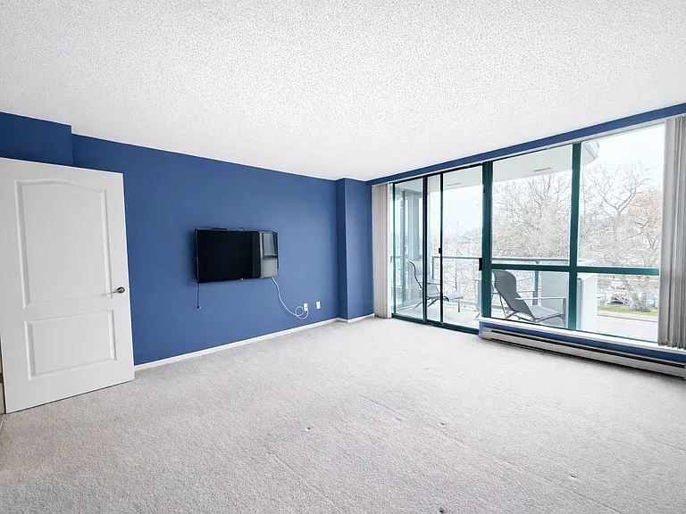 7500 Granville Ave #405 — Photo 14