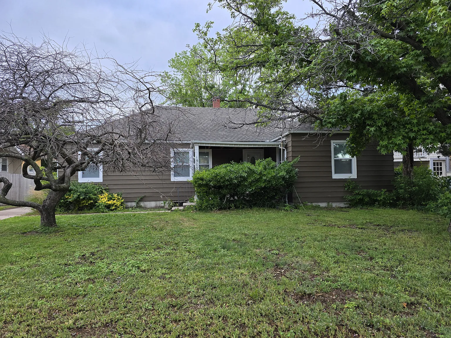 3 bed, 1336 sqft, $1,300 — Photo 2