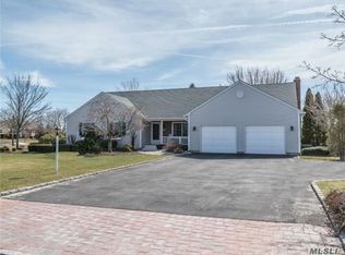 155 Harvest Ln, Mattituck, NY 11952