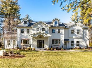 112 Nobscot Dr, Framingham, MA 01701
