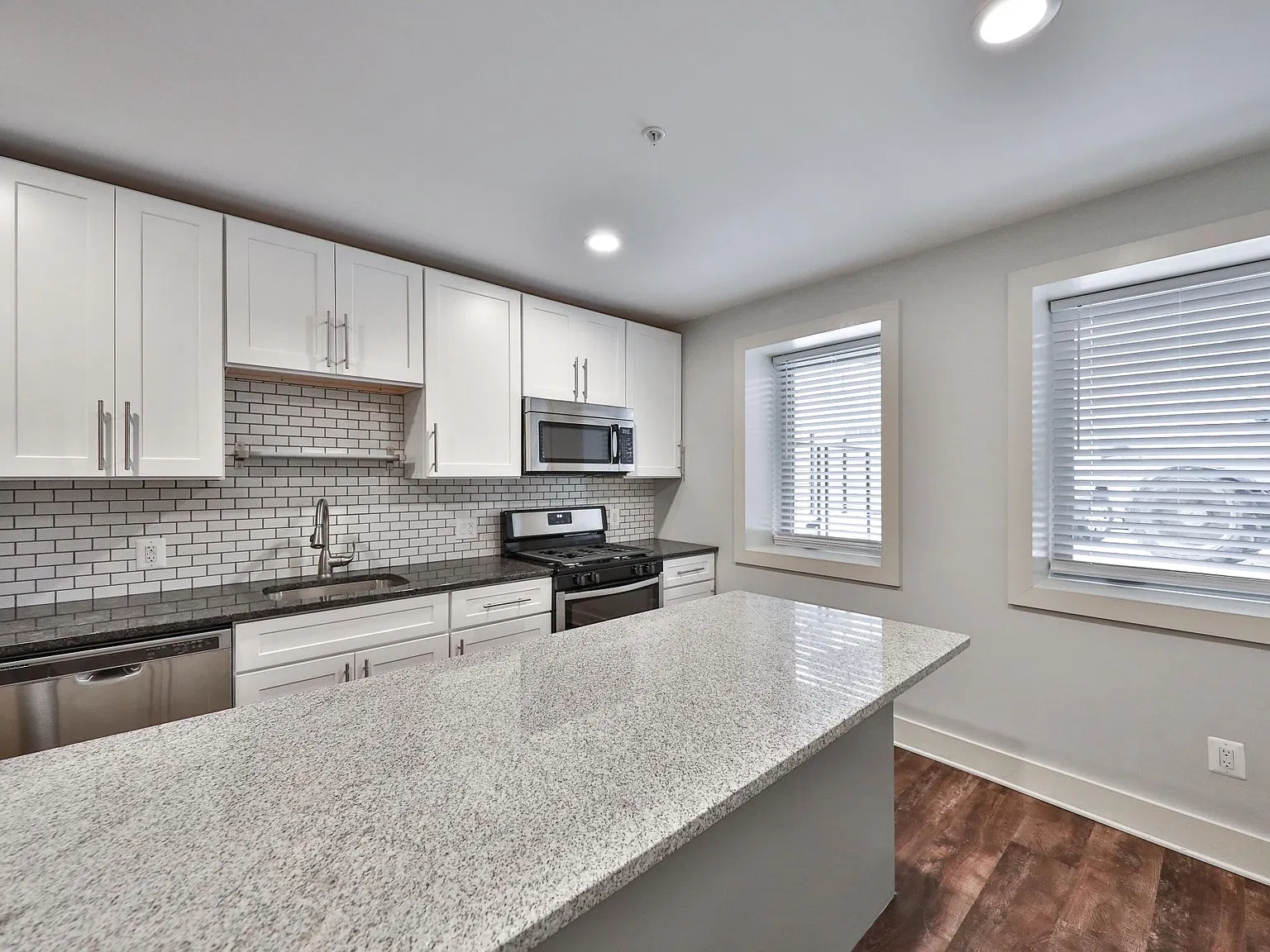 1320 N Franklin St — Photo 3