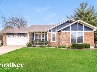 390 Emberwood Dr, Saint Peters, MO 63376