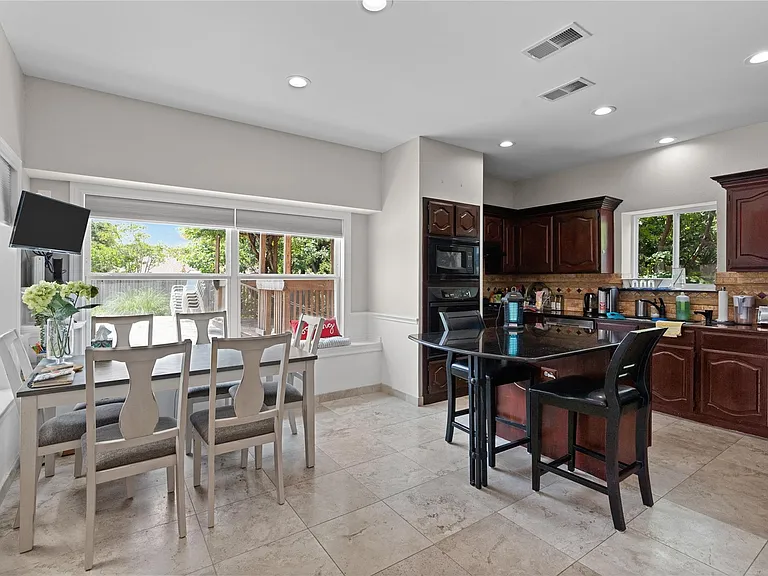 2136 Brownstone Ct — Photo 9