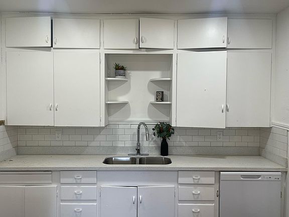 2nd image of 2221 21st St