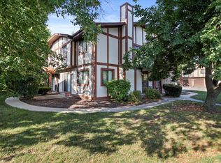 8038 W Manor Cir, Milwaukee, WI 53223