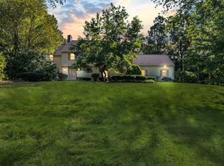237 Twin Hills Dr, Longmeadow, MA 01106