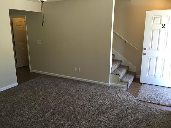 4th image of 1609 Hill St APT 7