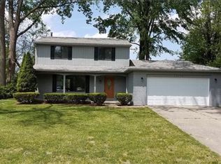 19378 Addison Dr, Southfield, MI 48075
