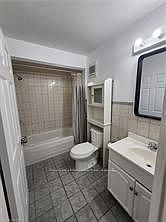 4th image of 535 Roxborough Ave