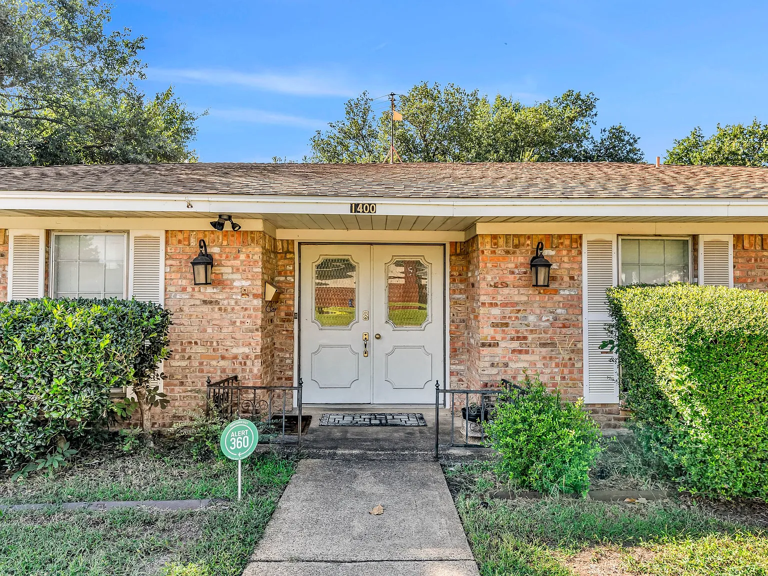 4 bed, 2489 sqft, $3,295 — Photo 3