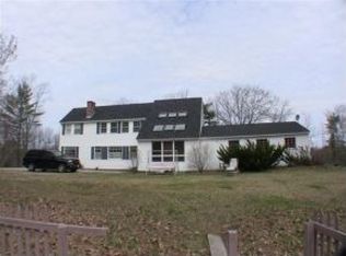596 River Rd, Henniker, NH 03242