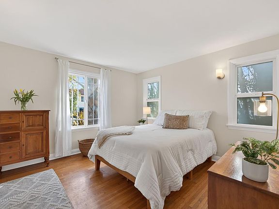 4th image of 1681 San Nicholas St