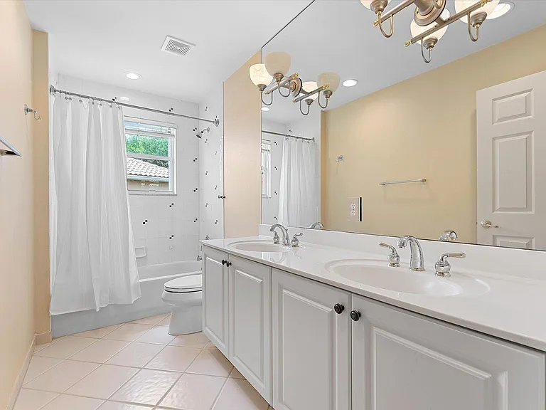 8882 Hidden Acres Dr — Photo 35