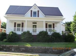 206 Park St, Gate City, VA 24251