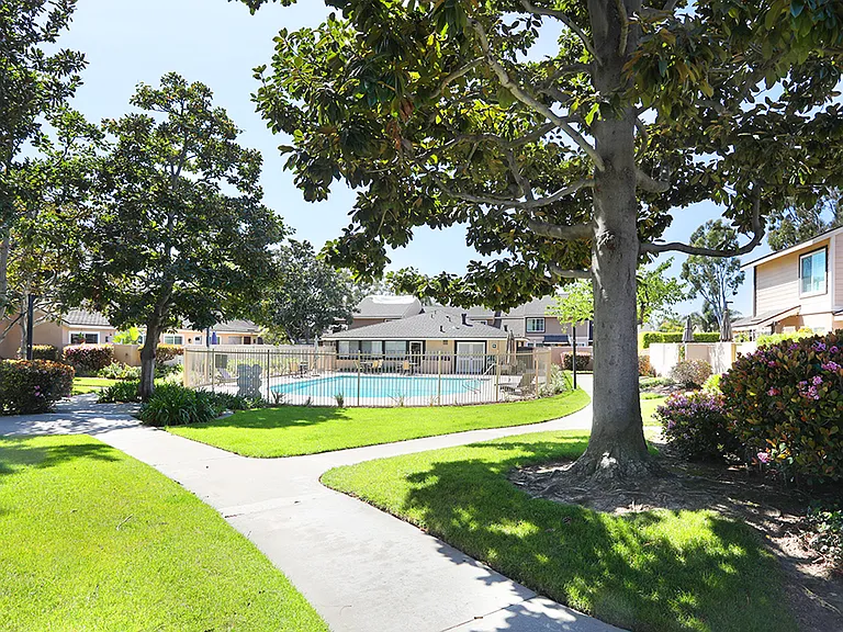 7912 Rainbow Cir #1 — Photo 36