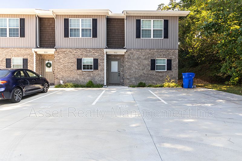 1st image of 902 Warrior Hill Dr #1