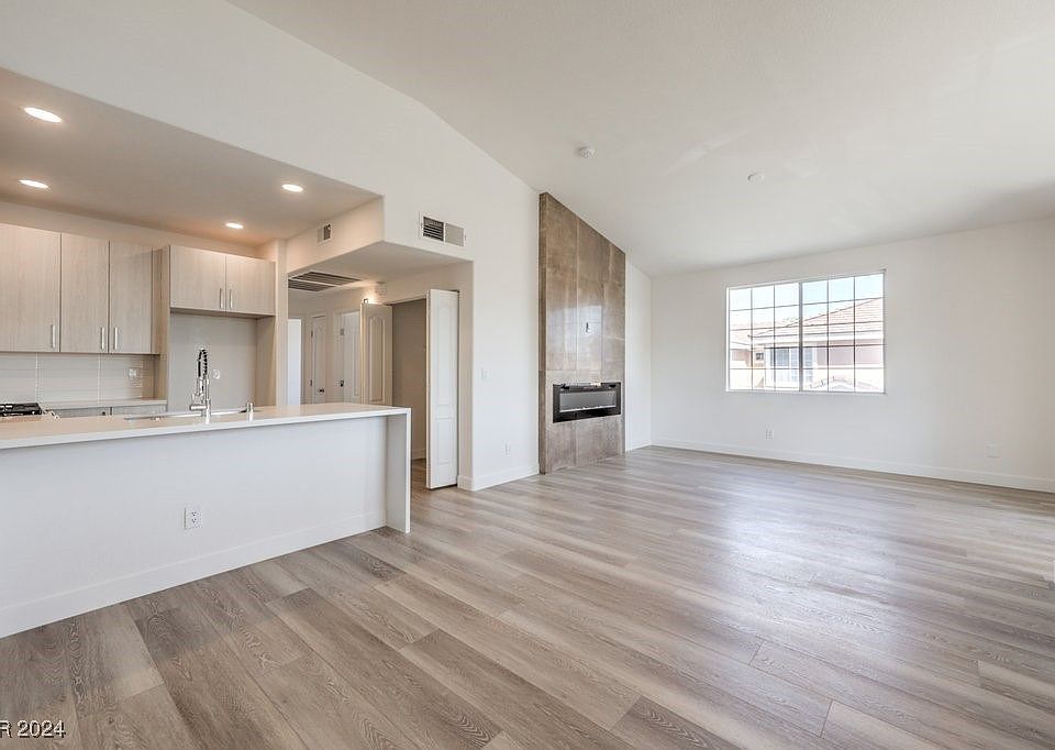 1st image of 9901 Trailwood Dr APT 2077