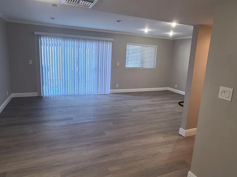 6621 Wilbur Ave #7 — Photo 12