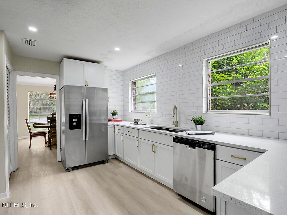 1st image of 6889 BAKERSFIELD Drive