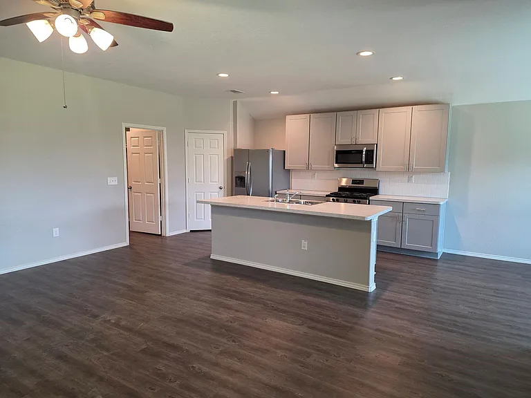 20714 Southern Woods Dr — Photo 8